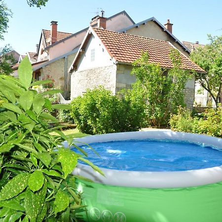 Maison de 2 chambres avec terrasse et wifi a Ornans Extérieur photo