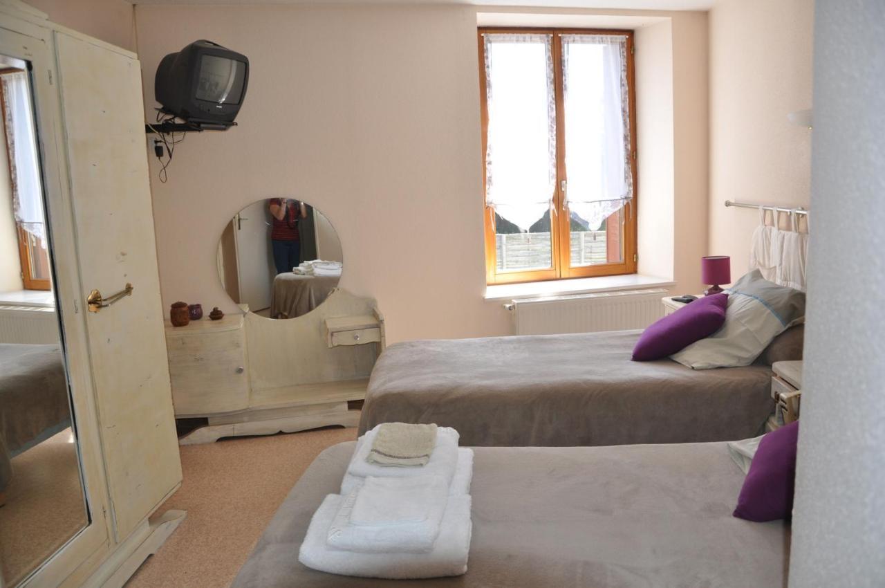 Maison de 2 chambres avec terrasse et wifi a Ornans Extérieur photo