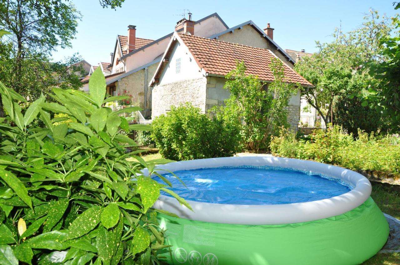 Maison de 2 chambres avec terrasse et wifi a Ornans Extérieur photo